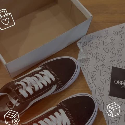 Story TS Sneakers com preparação de pedido